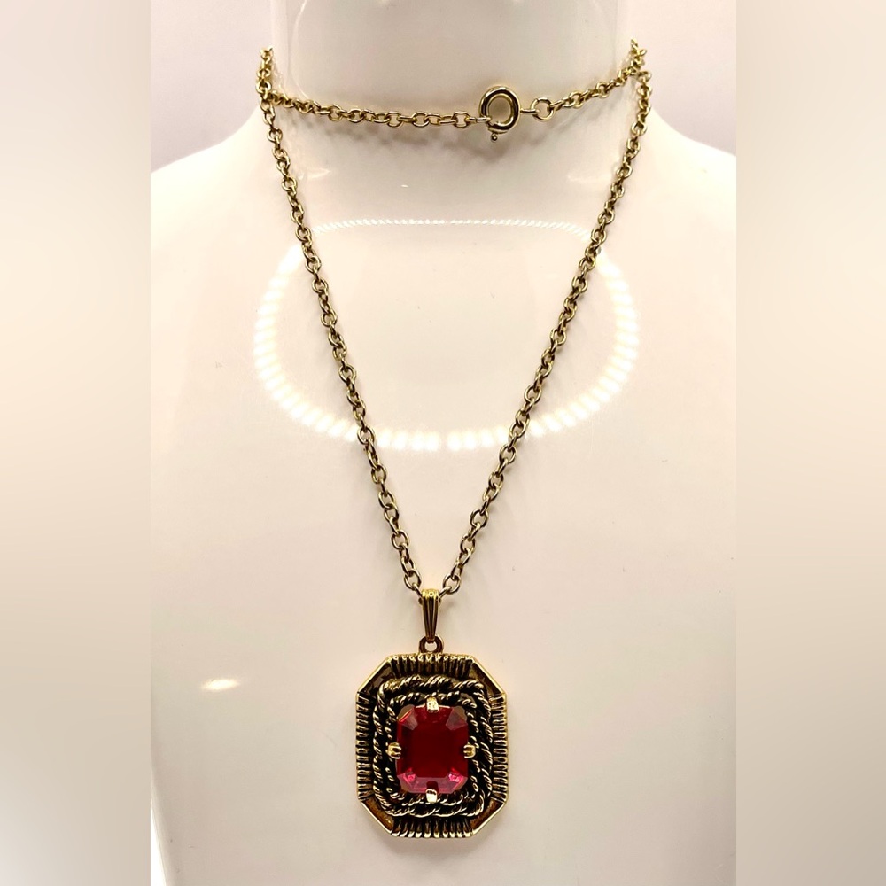 Vintage 1969 Signed Sarah Coventry "Majorca" Ruby Red Necklace - Picture 3 of 8